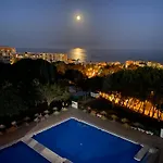 Hercules Estudio Con Vistas Al Mar